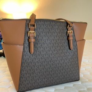 Michael Kors Charlotte Large Top Zip Tote